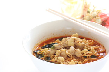 Chicken and spinach in spicy ramen noodles