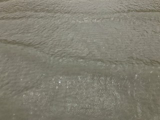 タイの浜辺での波打ち際