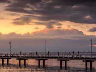 Obraz premium Golden Jetty Sunrise