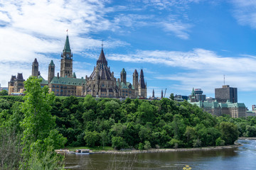 Fototapeta na wymiar Scenery around the Ottawa River with beautiful castles and bridges