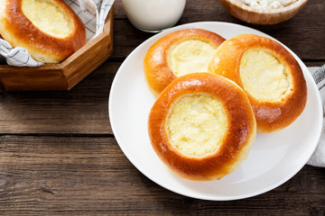 Patties with cottage cheese . Russian pastry (vatrushka)