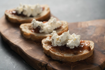 Bruschetta with ricotta and fig jam
