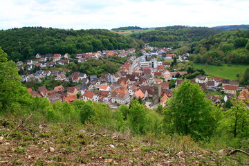 Fototapeta na wymiar Blick auf die Gemeinde Mönsheim im Landkreis Pforzheim