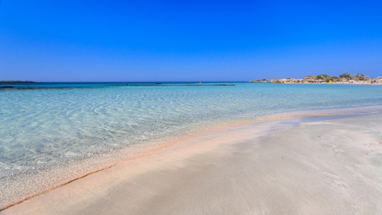Fototapeta na wymiar spiaggia di Elafonissi, Creta