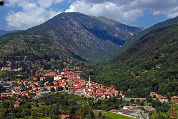 Fototapeta na wymiar village de Saint Martin Vésubie dans le haut pays niçois dans les Alpes Maritimes en France