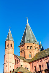 Fototapeta na wymiar Der Hohe Dom St. Martin zu Mainz - Mainzer Dom