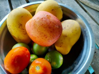 bowl of peaches