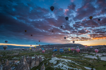 Early morning balloons adventure