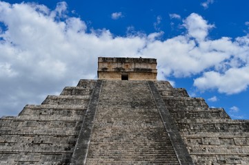 chichen itza pyramid