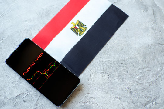 The economic crisis, the news and the schedule drop-down on the smartphone screen