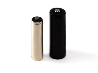 two batteries vertically black and silver