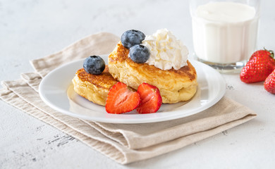 Ricotta pancakes with fresh berries