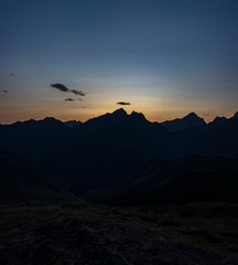 Montagne au lever soleil
