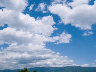 Obraz na płótnie Canvas 雲の広がる夏の空