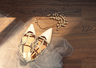wedding shoes with pearl beads