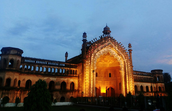 Rumi Darwaza Against Sky At Dusk