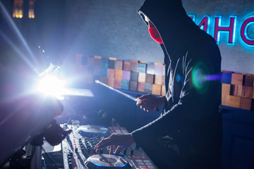 dj