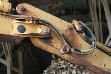 Forestry yellow hoist pliers marchine