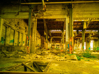 Lost Place Bahnausbesserungswerk altes Hallengebäude vor dem Zerfall