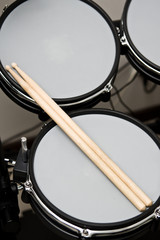 Obraz premium Closeup of a modern elecgtronic drum in black color.