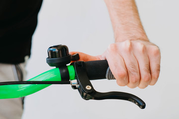 Checking the adjustment of the brake handle of the green fix bike