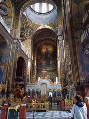 Fototapeta na wymiar Beautiful interior of a Christian Ukrainian orthodox church, Kiev.