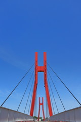 真紅の吊り橋