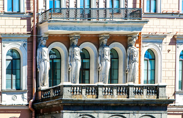Arcade porch with caryatids. Profitable House of the Writer V.A. Vonlylarskogo. English emb. 36....
