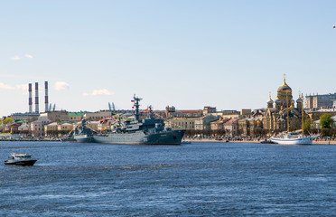 Naklejka premium Warships on Victory Day - May 9, 2020. Training ship 