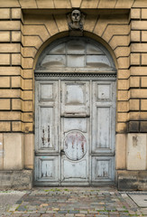 Alte Haustür in Berlin