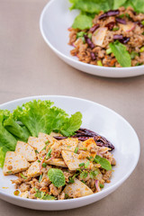 Spicy minced pork salad