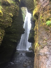 felsspalte wasserfall island
