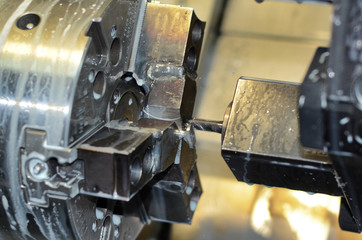 Obraz na płótnie Canvas Cnc machine, turning milling tap proces
