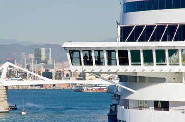 MSC Cruises Kreuzfahrtschiff im Hafen von Barcelona, Spanien - MSC Cruises Cruiseship or cruise...