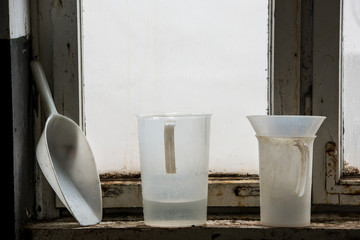 Chemikalienbehälter in einer Galvanisierungsanstalt