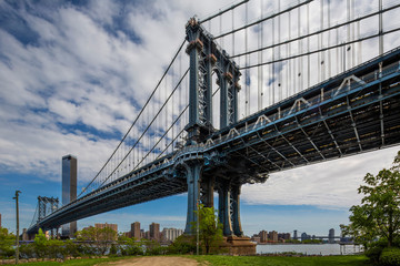 Naklejka premium Manhattan bridge over the East river