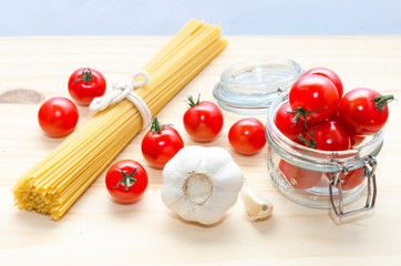 Naklejka na ściany i meble pasta, tomatoes and garlic 