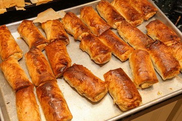 spring rolls in pan