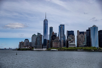 Fototapeta na wymiar One World Trade Center and New York City skyline