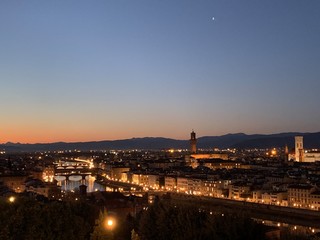 Naklejka premium Florencja nocą
