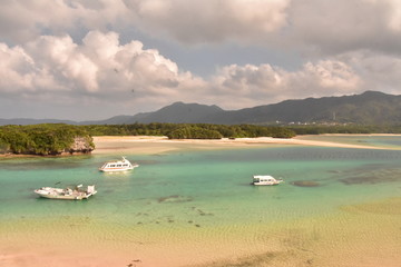 石垣島随一の絶景・観光スポット　川平湾（沖縄）