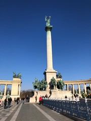Fototapeta na wymiar heroes square in budapest hungary