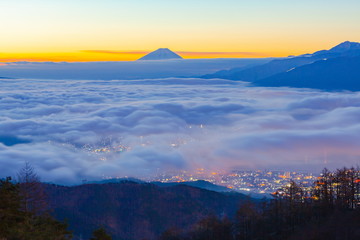 夜明けの富士山 山梨県河口湖にて Wall Mural Wallpaper Murals Photop5 夜明けの富士山 山梨県河口湖にて Wall Mural Wallpaper Murals Photop5
