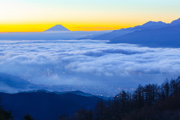 夜明けの富士山 山梨県河口湖にて Wall Mural Wallpaper Murals Photop5 夜明けの富士山 山梨県河口湖にて Wall Mural Wallpaper Murals Photop5
