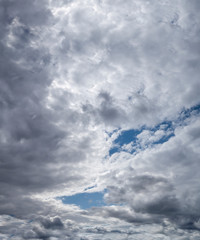 Obraz premium clouds covering. a blue day sky background