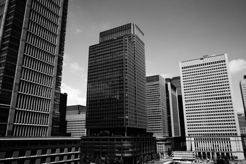 東京駅前のビル群
