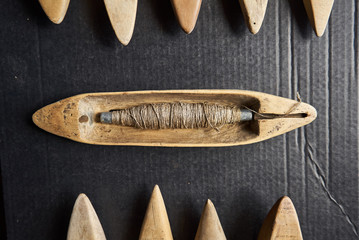vintage wood shuttle weaving tool / boat shuttle for hand weaving