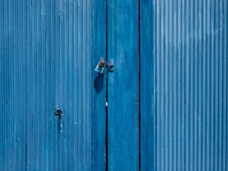 青い扉と鍵