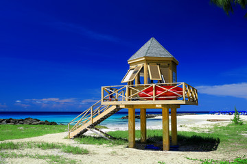 lifeguard tower on the beach