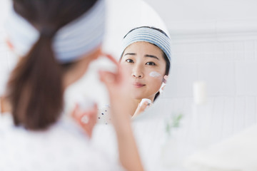 女性　スキンケア